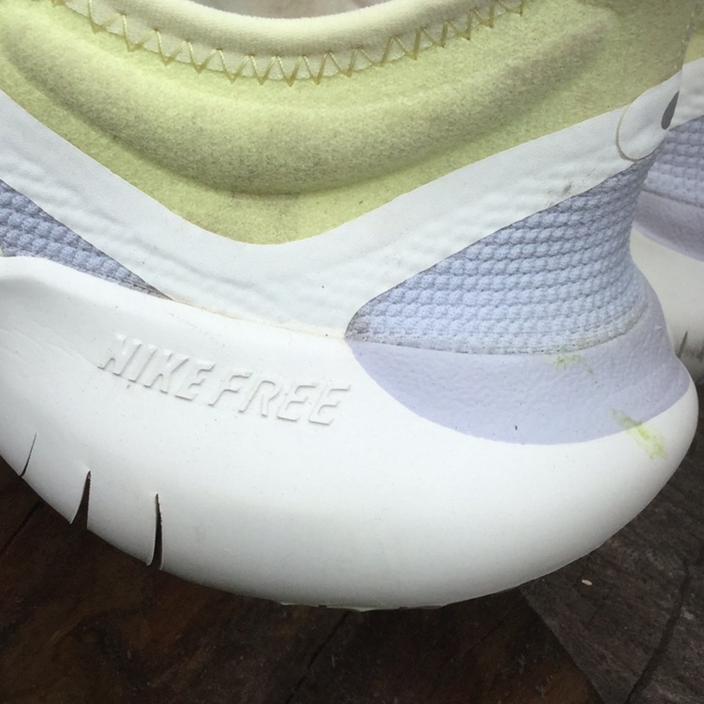 Nike free tennis shoes travel vacay lounge cabin spa resort club farmer’s market - Picture 10 of 11
